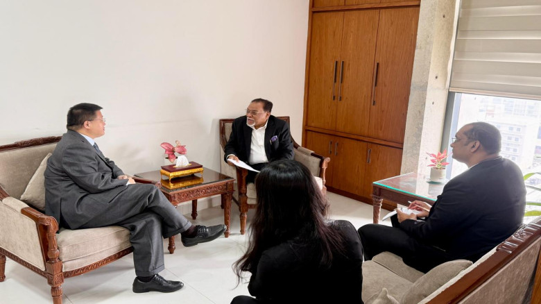 জনপ্রশাসন উপদেষ্টার সাথে ঢাকাস্থ চীন দূতাবাসের রাষ্ট্রদূতের সাক্ষাৎ...