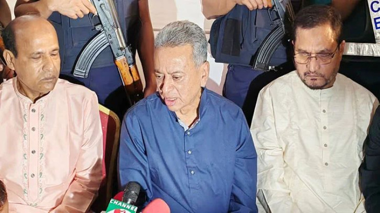 বৈশ্বিক চাপের মধ্যেও অর্থনীতি স্থিতিশীল রাখতে চেষ্টা করছে সরকার— অর্থমন্ত্রী আমীর খসরু মাহমুদ চৌধুরী