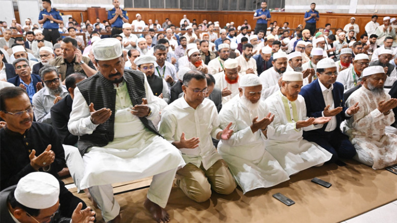 জাতীয় সংসদের স্পীকারের সহধর্মিণীর রূহের মাগফিরাত কামনায় মিলা