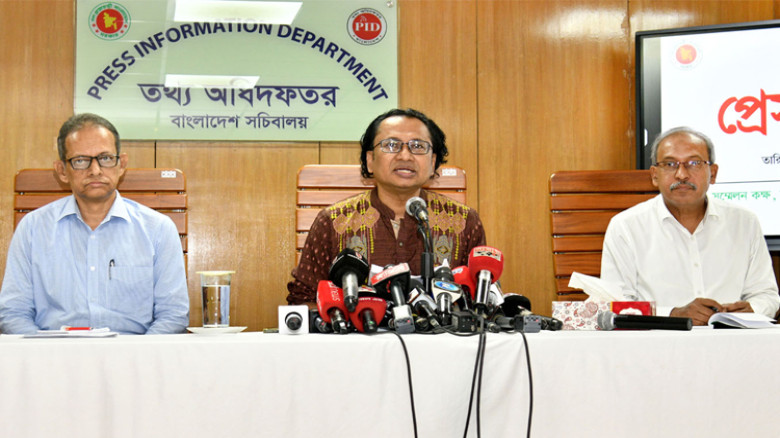 জুলাইকে শুধু একটি স্মরণীয় মাস হিসেবে নয়, বরং জাতীয় মননে স্থায়ীভাবে জাগিয়ে রাখতে সরকার সমন্বিত উদ্যোগ বাস্তবায়ন করছে:তথ্য উপদেষ্টা ডা. জাহেদ উর রহমান